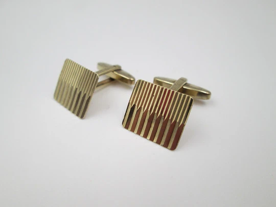 Gentleman's cufflinks. 8 karat yellow gold. Linear motifs. Germany. 1970's Gentleman's cufflinks. 8 karat yellow gold. Linear motifs. Germany. 1970's