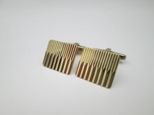 Gentleman's cufflinks. 8 karat yellow gold. Linear motifs. Germany. 1970's Gentleman's cufflinks. 8 karat yellow gold. Linear motifs. Germany. 1970's
