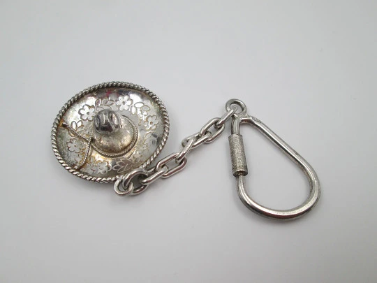 Gentleman's keychain. 925 sterling silver. Charro hat. Carabiner clasp. 1980's. Mexico