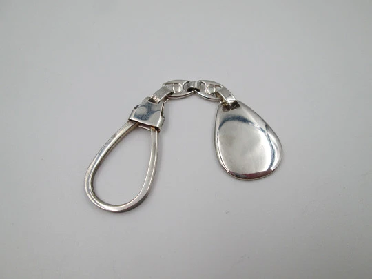 Gentleman's oval keychain. 925 sterling silver. Initials engraving plate. Italy. 1990's Gentleman's oval keychain. 925 sterling silver. Initials engraving plate. Italy. 1990's