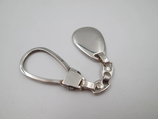 Gentleman's oval keychain. 925 sterling silver. Initials engraving plate. Italy. 1990's Gentleman's oval keychain. 925 sterling silver. Initials engraving plate. Italy. 1990's