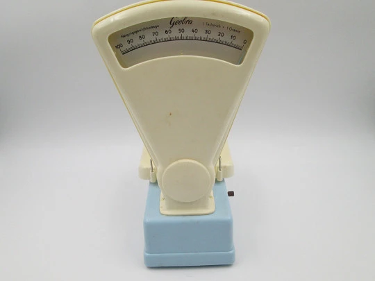 Geobra toy kitchen scale. Colours plastic. West Germany. Original box. 1960's