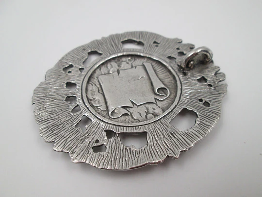 Guardian angel pendant plaque. Sterling silver. Openwork vegetable edge. Spain. 1970's