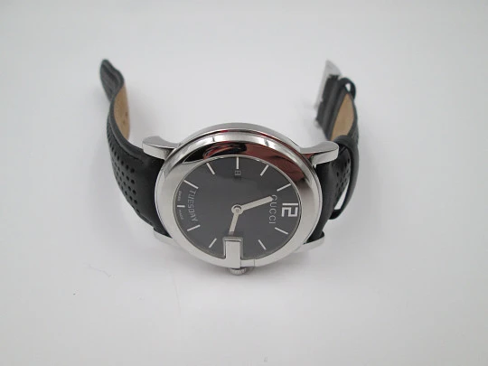 Gucci 101 M DayDate. Stainless steel. Quartz. 2010. Leather strap. Swiss