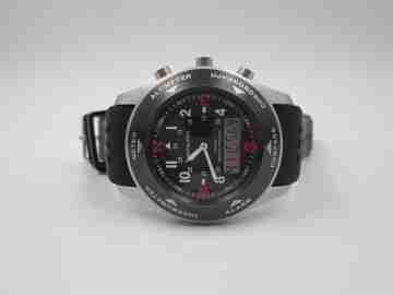 Hamilton Khaki Multi-Touch. Cuarzo. Dial digital y analógico. Acero. Correa. 2009