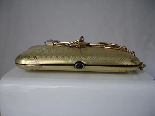 Hand bag Vanity. Golden metal. Guilloche. Link chain. 1920