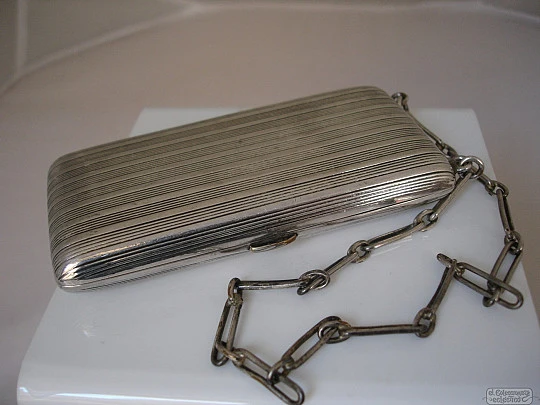 Hand bag Vanity. Silver metal. Guilloche. Link chain. 1920