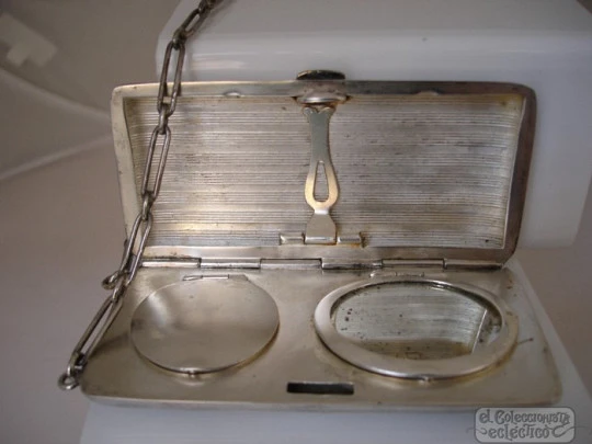 Hand bag Vanity. Silver metal. Guilloche. Link chain. 1920