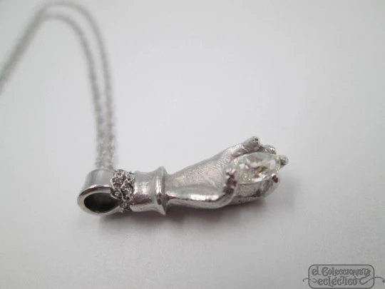 Hand pendant with chain. 18K white gold and marquise diamond