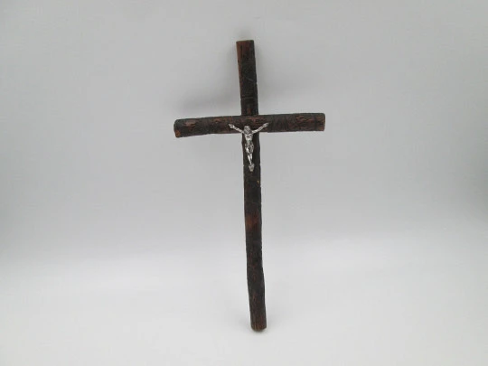 Handcrafted wooden cross with sterling silver Christ. Vegetable motifs, 1950's. Spain