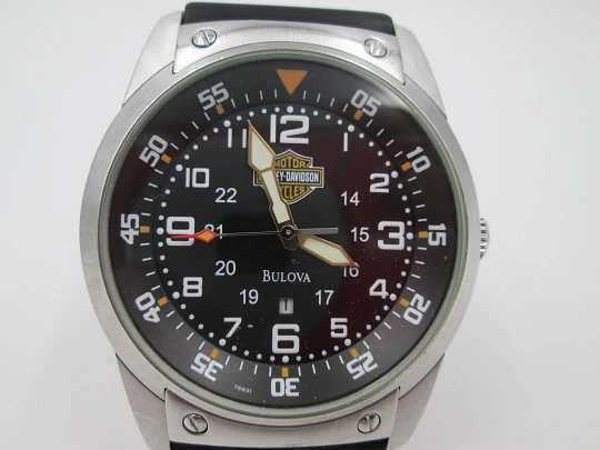 Harley Davidson Bulova 76B31. Cuarzo. Horario 24h. Calendario. 2007. Acero