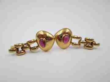 Heart women's earrings. 18 karat yellow gold and rubies. French clasp. Europe