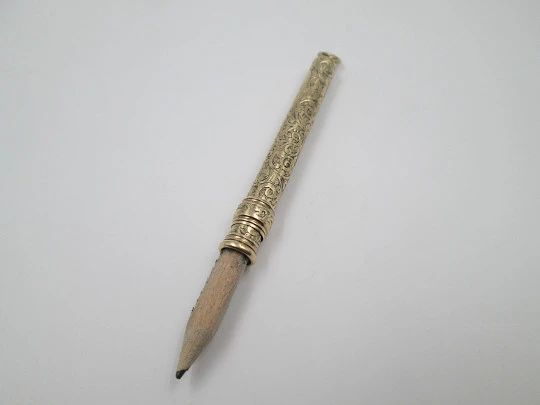 Henry Griffiths & Sons Ltd pencil. 9k gold. 1910. England. Vegetable motifs