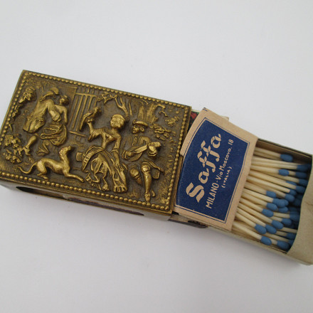 Historiated Matchbox Golden Alpaca Relief Romantic Scene | El