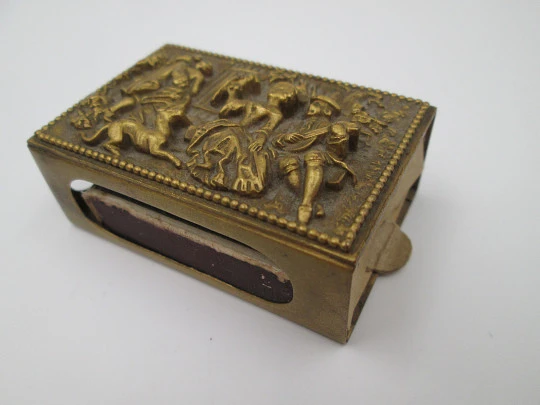 Historiated matchbox. Golden alpaca. High relief. Romantic scene. France. 1960