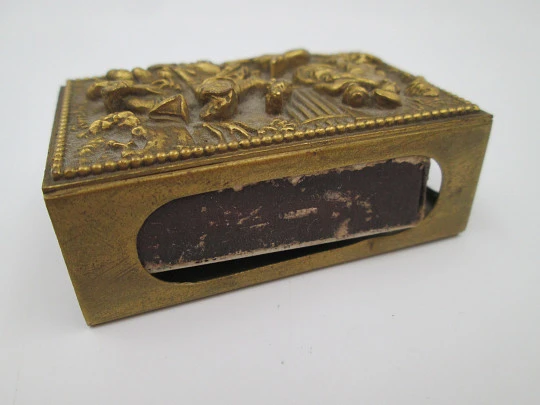 Historiated matchbox. Golden alpaca. High relief. Romantic scene. France. 1960