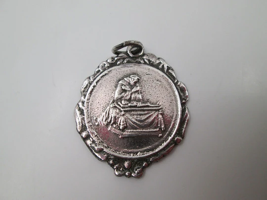 Holy Blood of Denia Brotherhood medal. Sterling silver. Vegetable edge. Ring. 1930's