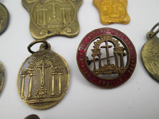 Holy Christ of Miracles Brotherhood (El Bonillo) medals and badges collection. Bronze