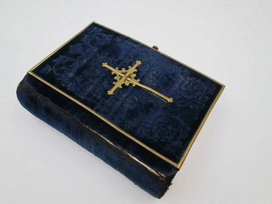 Holy Week Divine Diamond prayer book. Blue velvet & golden motifs. 19th century Holy Week Divine Diamond prayer book. Blue velvet & golden motifs. 19th century