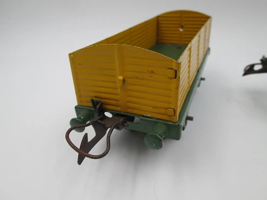 Hornby Meccano Paris SNCF coal tender, open wagon & platform. 1940s