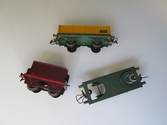 Hornby Meccano Paris SNCF coal tender, open wagon & platform. 1940s