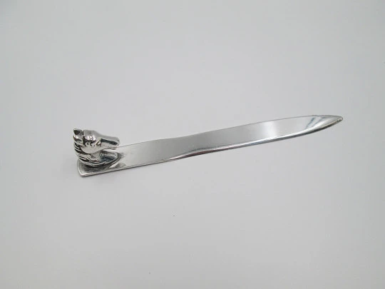 Horse bust desktop letter opener / paperweight. Silver plated metal. 1980's