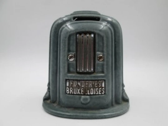 Hucha publicitaria Fonderies Bruxelloises. Hierro, esmalte y metal