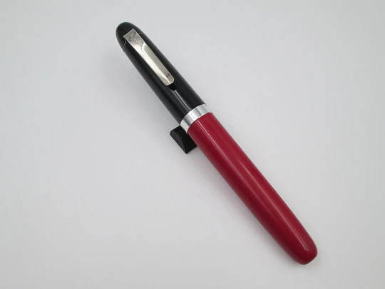 Huge Lylly "fountain pen" ballpoint. Bicolour plastic & silver metal. Italy. 1980's