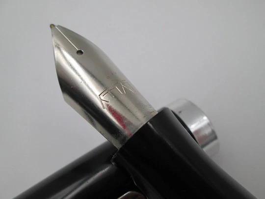 Huge Lylly "fountain pen" ballpoint. Bicolour plastic & silver metal. Italy. 1980's