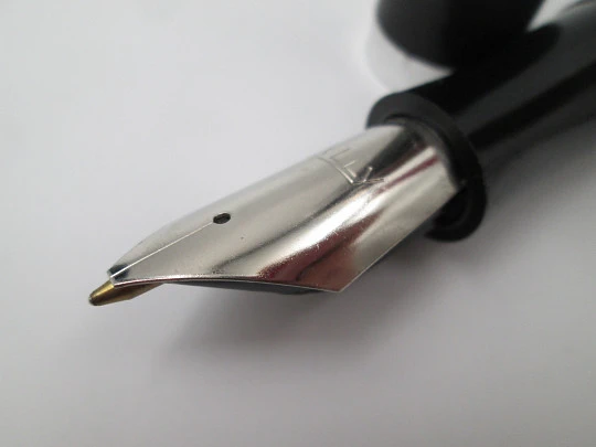 Huge Lylly "fountain pen" ballpoint. Bicolour plastic & silver metal. Italy. 1980's