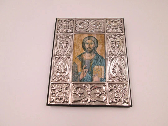 Icono bizantino rectangular Cristo Pantocrator. Plata de ley. Marco madera. Italia