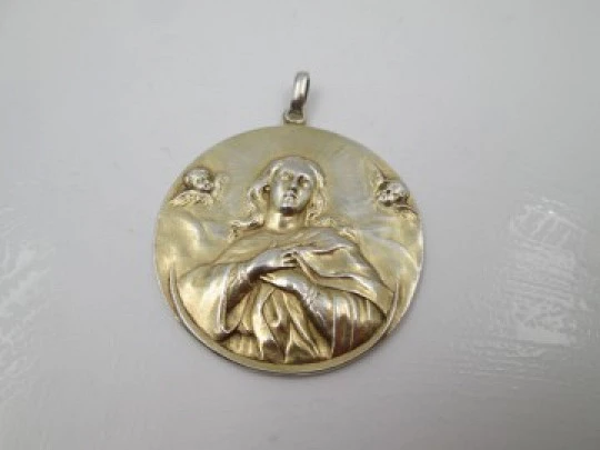 Immaculate Conception medal with cherubs. Vermeil sterling silver. 1930's