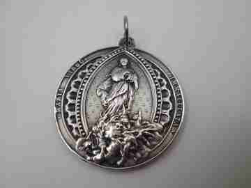 Immaculate Conception medal. Sterling silver. High relief. Ring and hole. 1940's. Spain