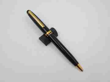 Inoxcrom Caravel 1920 ballpoint pen. Black resin & 23k gold plated details. Twist system