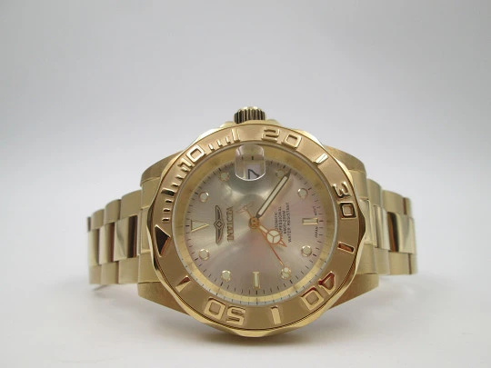 Invicta Pro Diver 9010. Acero inoxidable dorado. Automático. Calendario. Estuche