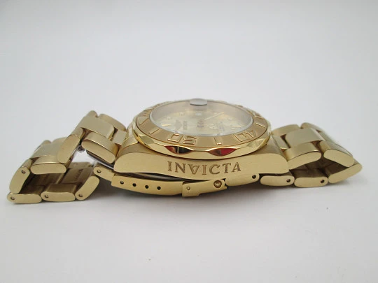 Invicta Pro DIver 9010. Golden stainless steel. Automatic. Calendar. Bracelet. Original box