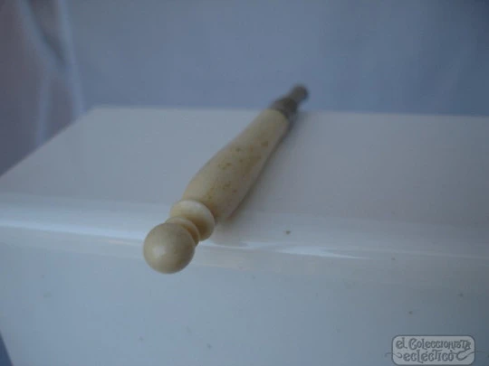 Ivory and silver metal pencil. Early 20th century. Near mint