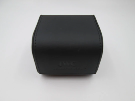 IWC Portofino men's wristwatch. 18k yellow gold. White dial. Leather box. Swiss. 2004