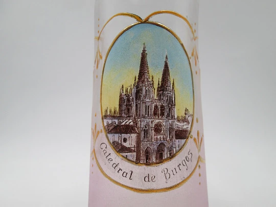 Jarra de cristal Catedral de Burgos. Medallón pintado e incrustaciones oro
