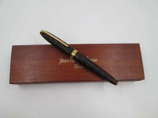 Jean-Pierre Lepine Paris. Twisted briar wood & gold plated details. Original box. 2000's