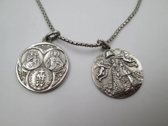 Jesus Christ and Virgin Mary medals with chain. Sterling silver. High relief. Spain. 1940's