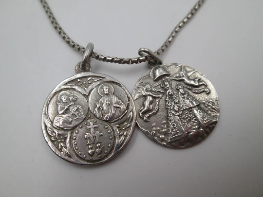 Jesus Christ and Virgin Mary medals with chain. Sterling silver. High relief. Spain. 1940's