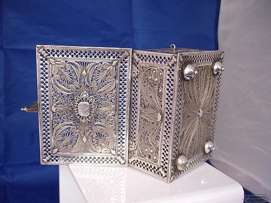 Jewelry box. 925 sterling silver. 1970's. Spain. Filigree. Legs