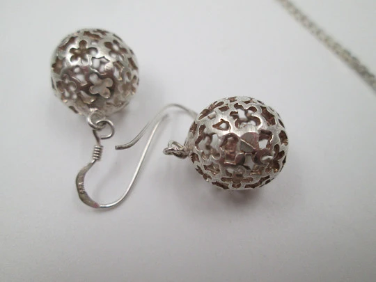 Jewelry women's set. Sterling silver necklace and earrings. Openwork spheres. 1990's
