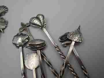 Juego de 27 pinchos para aperitivos con soporte de cristal tallado. Plata de ley. 1990