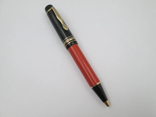 Juego de estilográfica y esferógrafo Montblanc Ernest Hemingway. Alemania, 1992 Juego de estilográfica y esferógrafo Montblanc Ernest Hemingway. Alemania, 1992