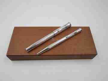 Juego estilográfica y bolígrafo Faber-Castell Classic. Metal platinado. Caja. 2010