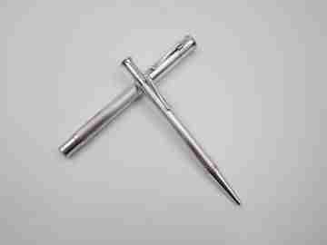 Juego estilográfica y bolígrafo Faber-Castell Classic. Metal platinado. Caja. 2010