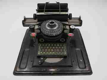 Junior typewriter toy. Black enamel tinplate. Original box. 1920's. Germany