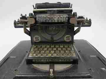 Junior typewriter toy. Black enamel tinplate. Original box. 1920's. Germany